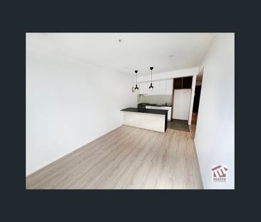 UPDATED CITY EDGE APARTMENT! FRESHLY PAINTED & NEW FLOORING! - Photo 2