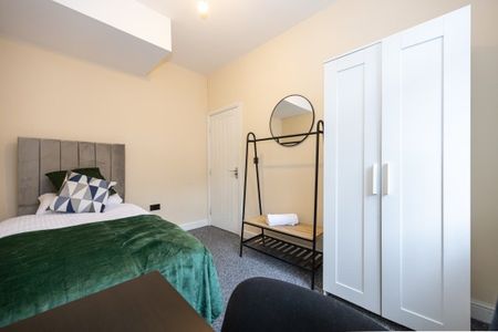 Friarswood Rd - Four Bed Student house near Keele University - Photo 5