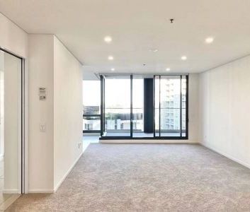 Newly Renovated 2 Bedroom Apartment - Photo 6