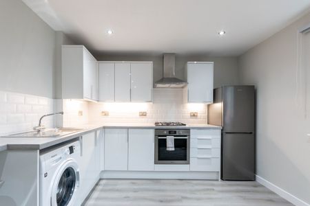 2761L - North Pilrig Heights, Edinburgh, EH6 5FF - Photo 2