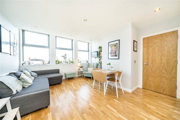 Norwich House, Streatham, SW16, London - Photo 1