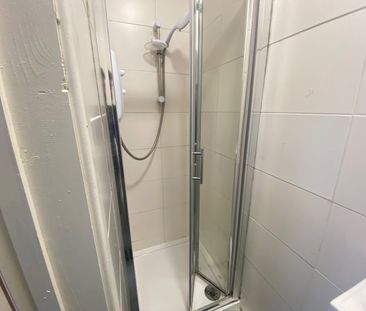 Room in a Shared House, Sweet Briar Walk, N18 - Photo 3