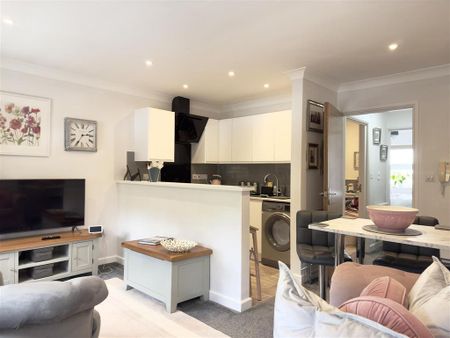 1 bedroom apartment to rent - Photo 3