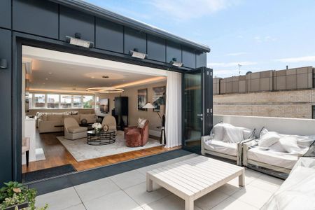 3 bedroom penthouse to rent - Photo 3