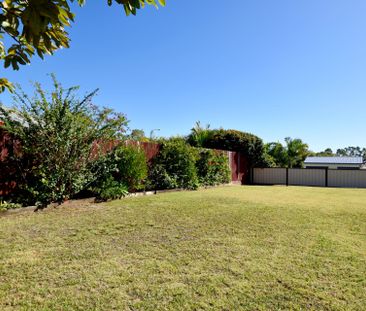 EXECUTIVE FAMILY HOME IN POPULAR EMMADALE GARDENS - Photo 3