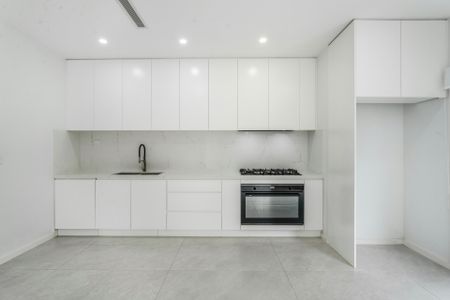 Modern 3-Bedroom Home in Prime Casula Location - Photo 3