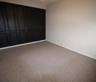 3 bedroom detached house to rent - Photo 4