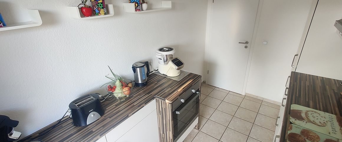 Miete inkl. Nebenkosten: 1.600 € pro Monat, plus Strom, inkl. Heizung - Photo 1