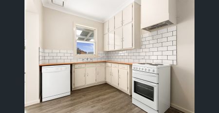 Modern Vintage Charm - Photo 3