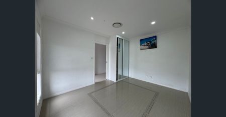 MODERN DOUBLE-STOREY FAMILY HOME! - Photo 4