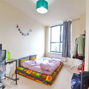 Waters Road, Kingswood - Photo 2