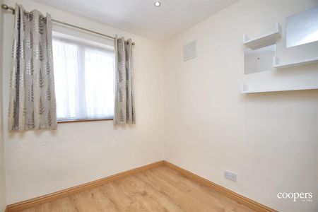 3 bedroom house - semi-detached - Photo 5