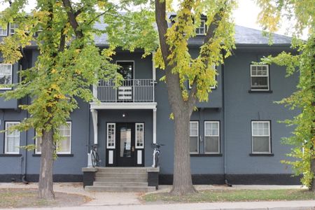 303 Queen Street (one-bedroom) - Photo 2