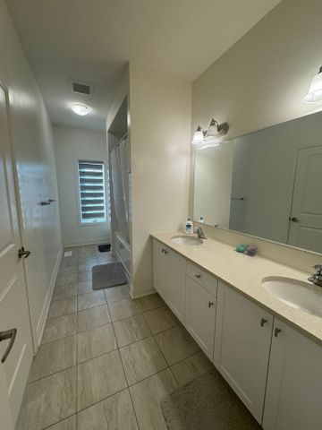 For Lease - 8 UNWIND Crescent Unit# (Upper Level), Brampton, Ontario - Photo 3