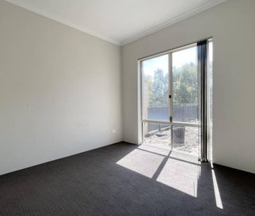 4/3 Darling Chase, WANDI WA 6167 - Photo 2