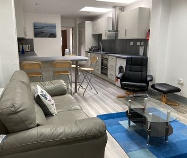 6 bedroom house to rent - Photo 3