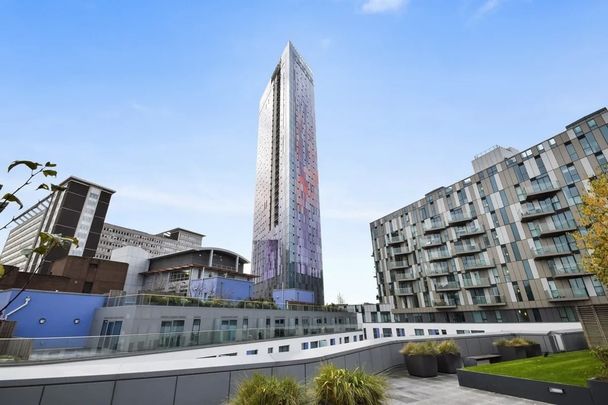 1 Bed Flat, Saffron Central Square, CR0 - Photo 1