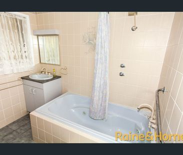 Family Home in convenient location - Photo 6