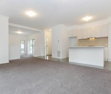 Style and Sophistication - Photo 2