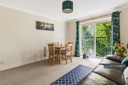 2 bedroom flat to rent - Photo 4
