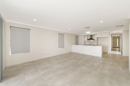 Cozy Family Home - Photo 4