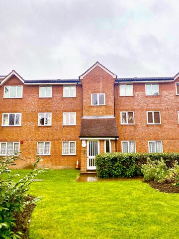 Ground Floor Flat 2 Bedroom Flat at , Courtland Close, Watford, WD24 5GS Rent £1700 exclusive of bills - Photo 5