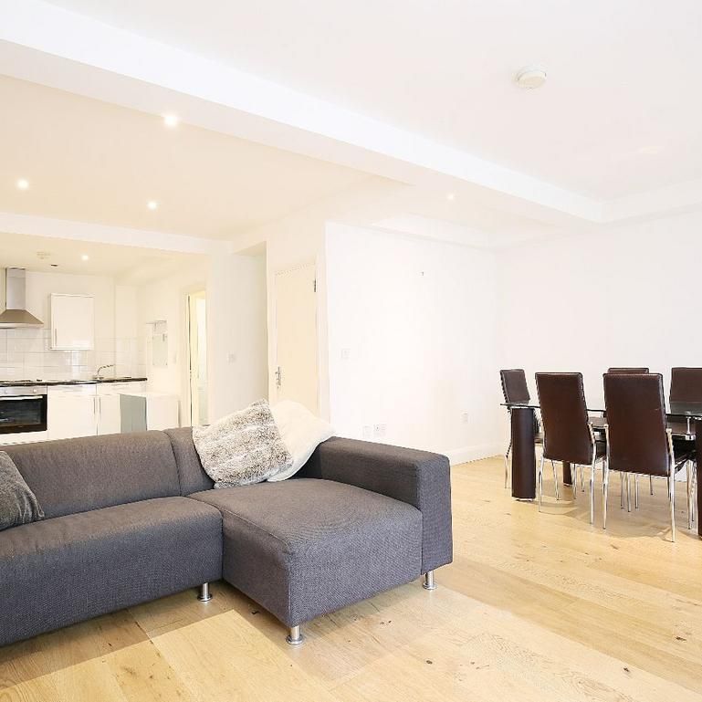 3 bedroom flat to rent - Photo 1