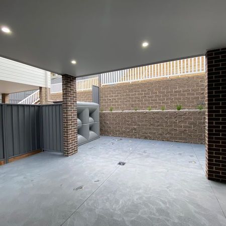 Sleek & Spacious! - Photo 3