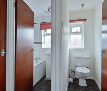 3 bedroom semi-detached house to rent - Photo 5