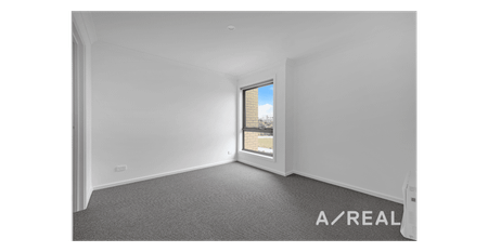 Brand-New Stylish Residence Overlooking Lush Parklands - Photo 4