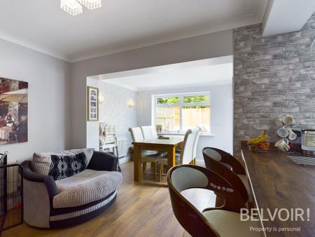 4 bedroom detached house to rent - Photo 2