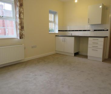 1 bedroom retirement property to rent - Photo 2