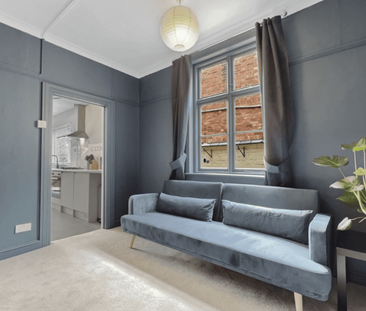 6 bedroom terraced house to rent - Photo 2