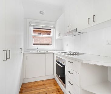 Two-Bedroom Home in a Peaceful Kingsgrove Location - Photo 1