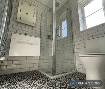 1 bedroom in a house share to rent - Photo 6