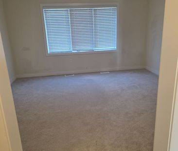 For Lease - 414 Eastbridge Avenue, Welland, Ontario - Photo 1