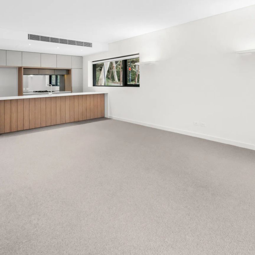 Spacious Apartment with Expansive Terrace and Bushland Views - Photo 1