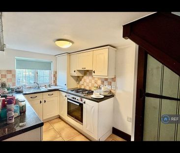 2 bedroom semi-detached house to rent - Photo 5