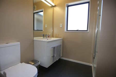 A Beautiful Home in Riccarton – Modern and a Must see - Photo 2