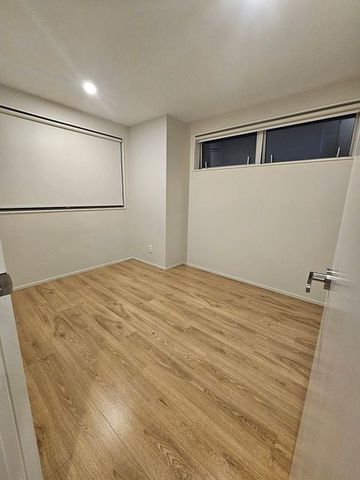 Walking distance to New Lynn Centre/Hub - Photo 3