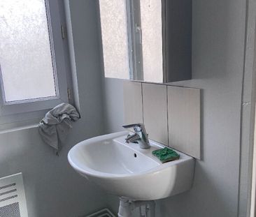 Location Appartement 4 pièces 78m² SOTTEVILLE LES ROUEN 76300 - Photo 6