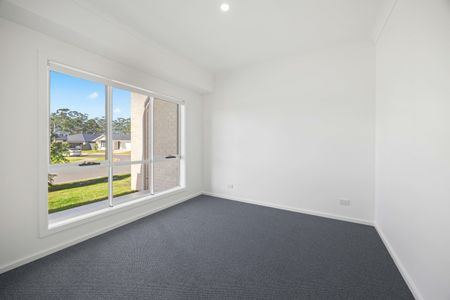 1 Amity Crescent, Thrumster NSW 2444 - House For Rent | Domain - Photo 5