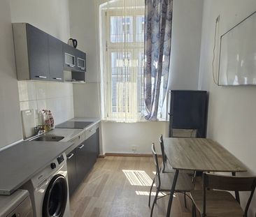 Duża Kawalerka-Centrum 1.piętro-Kamienica - Zdjęcie 3