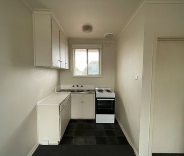 7 / 5-7 New Street, South Kingsville - Photo 3