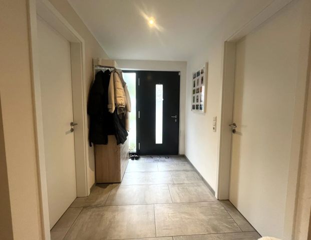 Moderne Erdgeschosswohnung mit großer Terrasse & Balkon – ruhige Lage in Morsbach - Foto 1