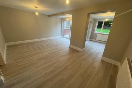 Merton Close, KIDDERMINSTER - Photo 4