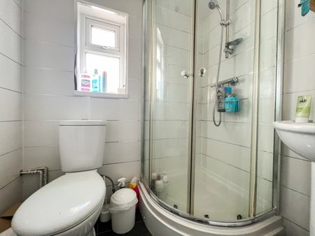 Pen-Y-Wain Road, Roath - Photo 2