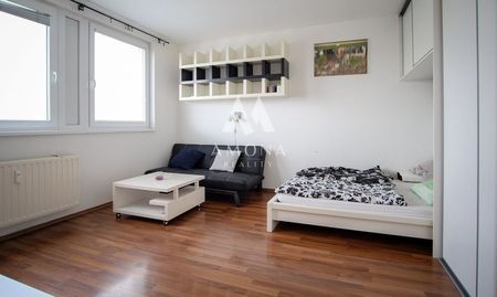 Províziu neplatíte – zariadený 1 izbový byt v centrálnej časti Petržalky. - Photo 2