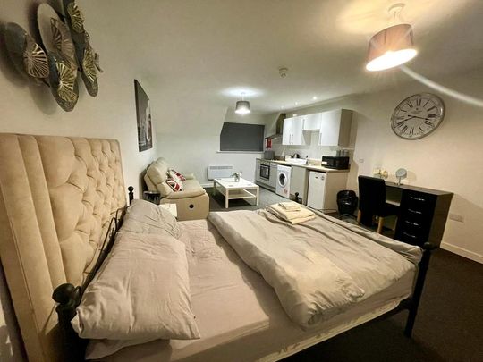 Studio to rent - Photo 1