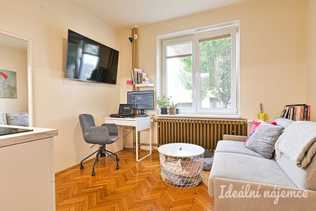 Pronájem bytu 1+kk 20 m² - Photo 2